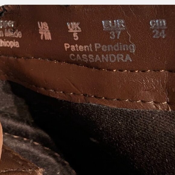 Naturalizer Soft Leather Cassandra Bootie 7M in brown - Picture 10 of 10